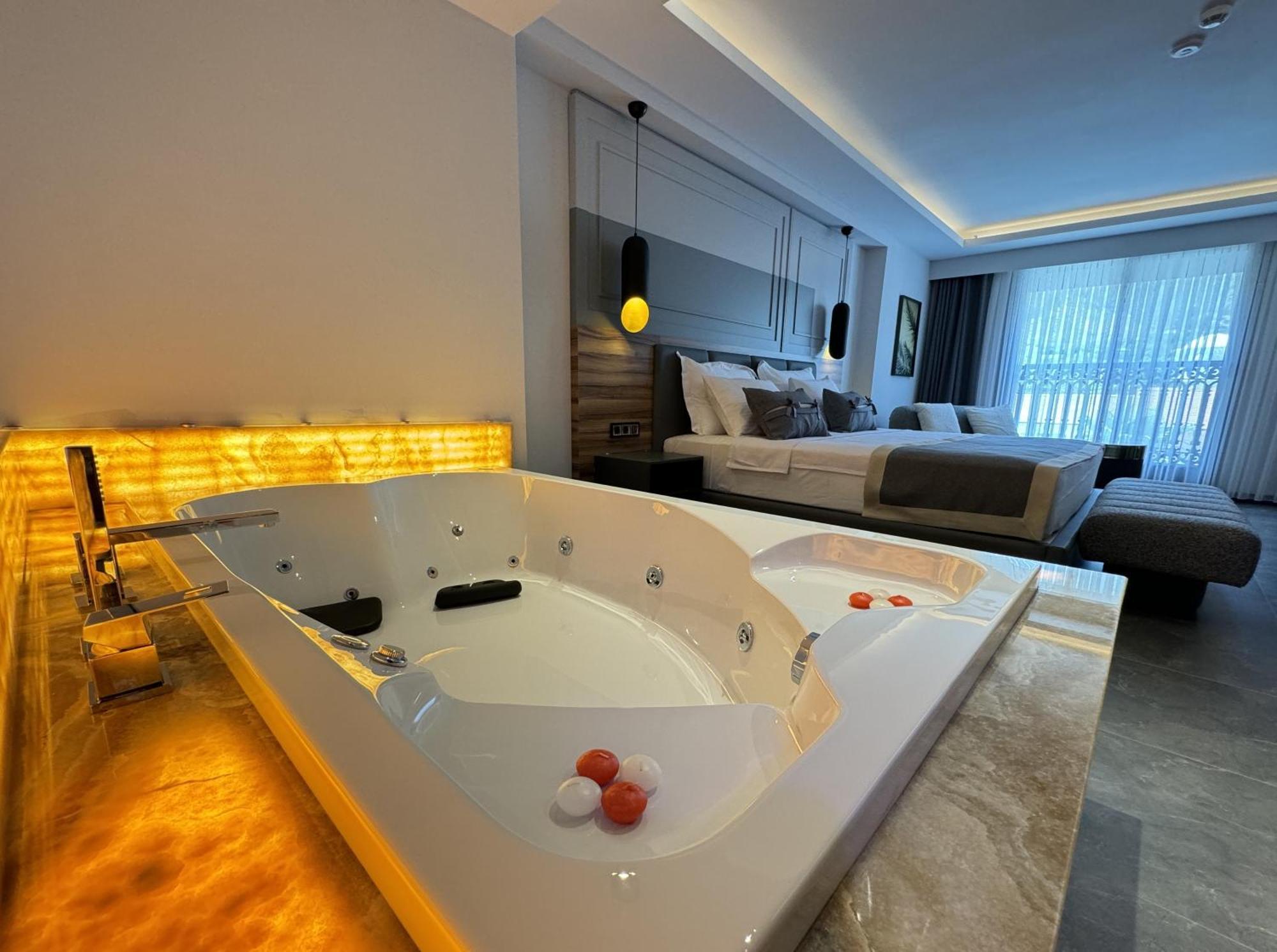 Telmessos City Hotel- Adults Only Фетхіє Екстер'єр фото